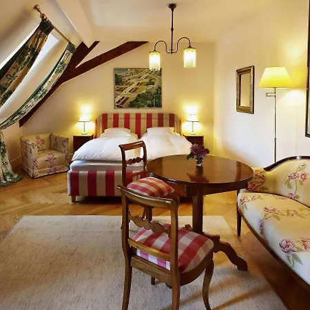 ホテル Schlossberghotel 4*