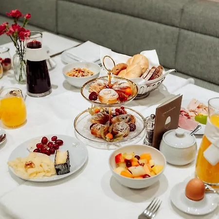 ホテル Schlossberghotel 4*