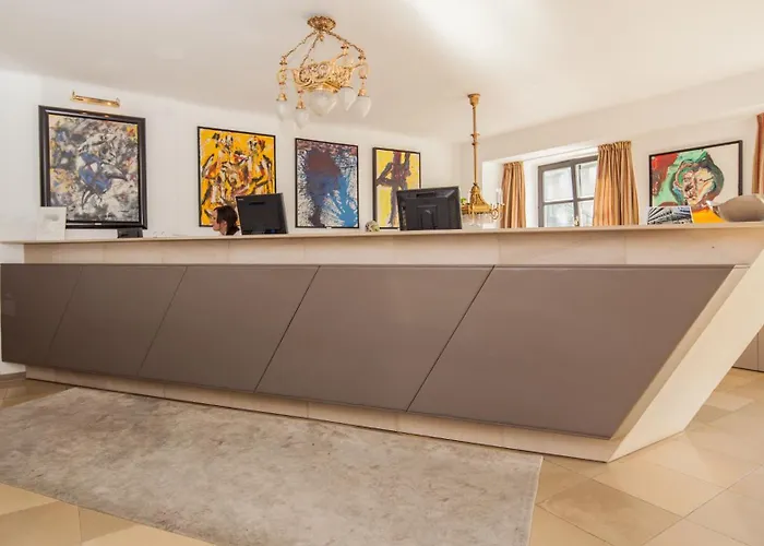 Schlossberghotel 5* גראץ